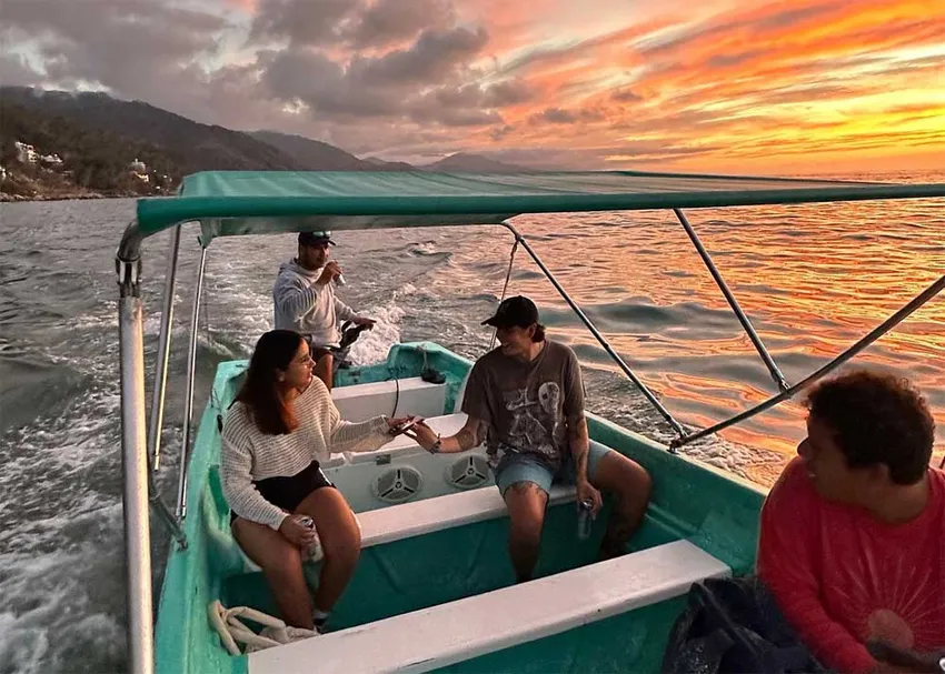 Bioluminescence Sunset Boat Tour to Los Arcos Sanctuary photo 3
