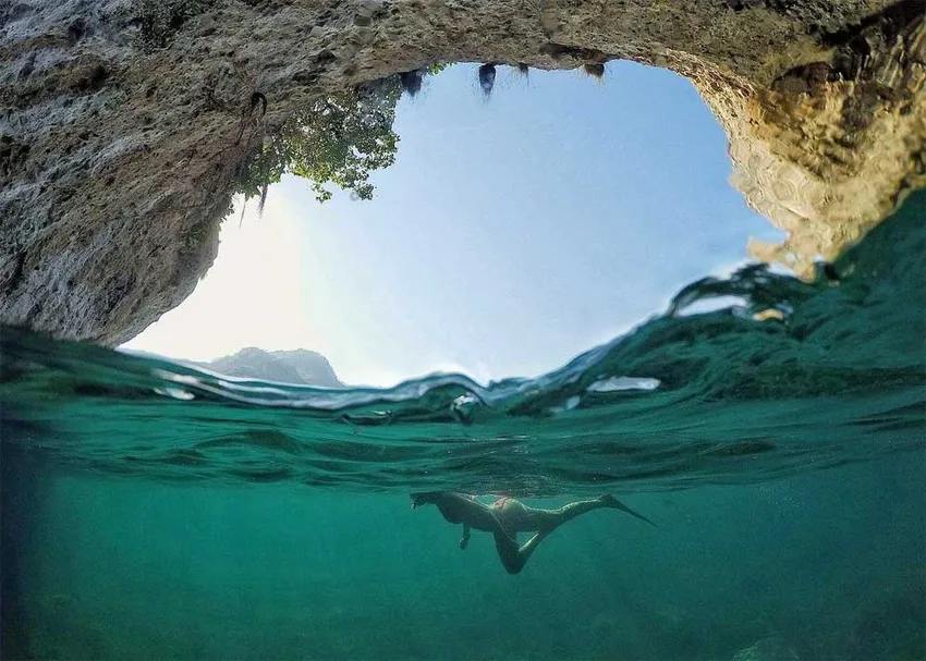 Islands of Los Arcos Boat and Snorkel Tour photo 3