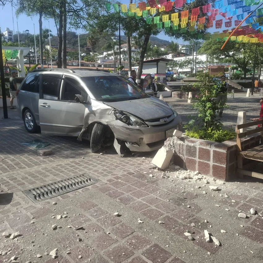 Dump Fire, Security Upgrade, New Flights, Ave Crash, Cocktail Class — photo 2