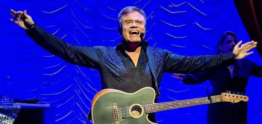 From the Courtroom to the Cabaret: Brad Mallett Finds His Rhythm in Puerto Vallarta