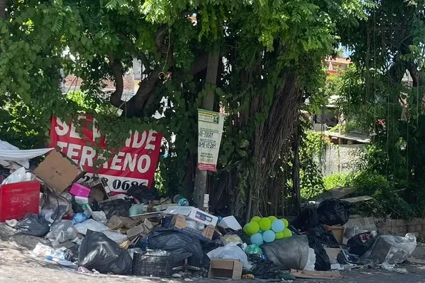 City Debt, Garbage Crises, Pitillal Sinkhole, Sayulita Surfer Finals โ photo 2