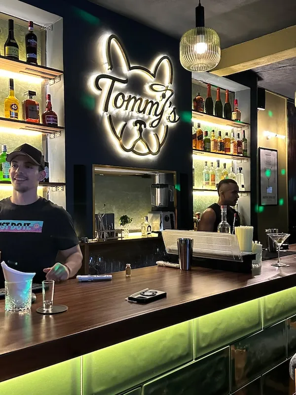 Tommy’s: Sophisticated Cocktails, Friendly Prices