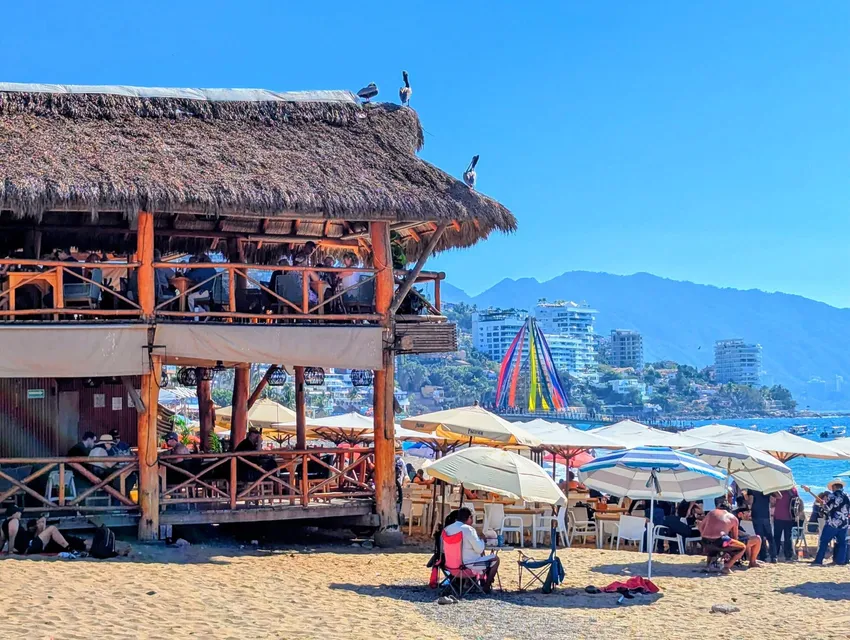 beach dining